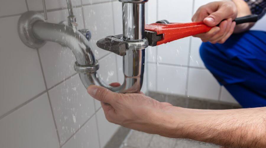 Expert burst pipe repair services in Harmon, IL